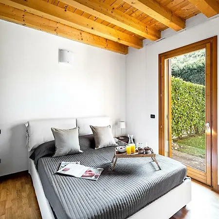 Borgo Lago Apartment *